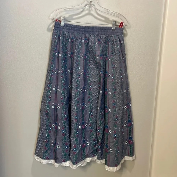 PRAIRIE woman’s blue flower skirt - Picture 1 of 10